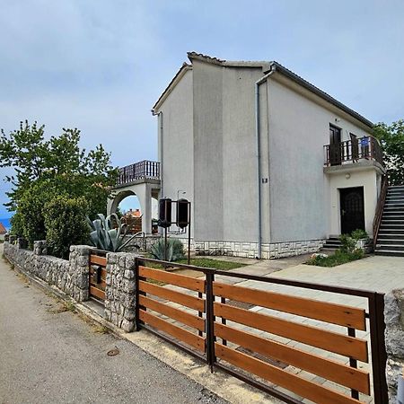 Apartman Agava Njivice Luaran gambar