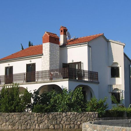 Apartman Agava Njivice Luaran gambar