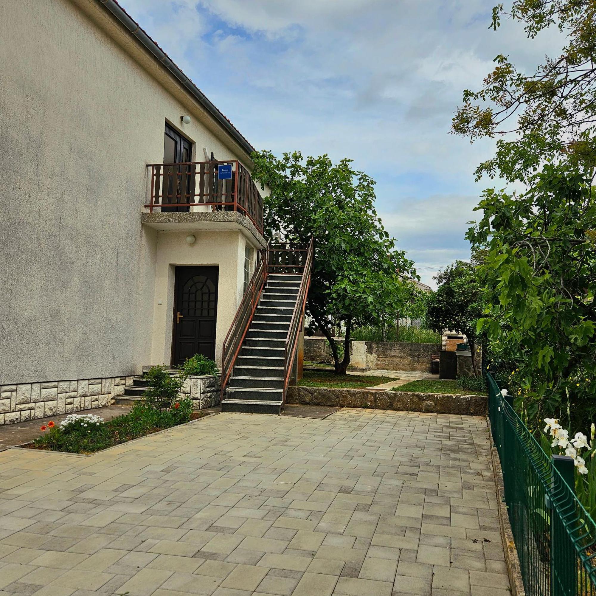 Apartman Agava Njivice Luaran gambar